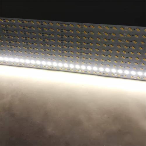 Taśma LED 7030 na sztywnym aluminiowym podkładzie - Biała Ciepła 3000 K - 100 cm